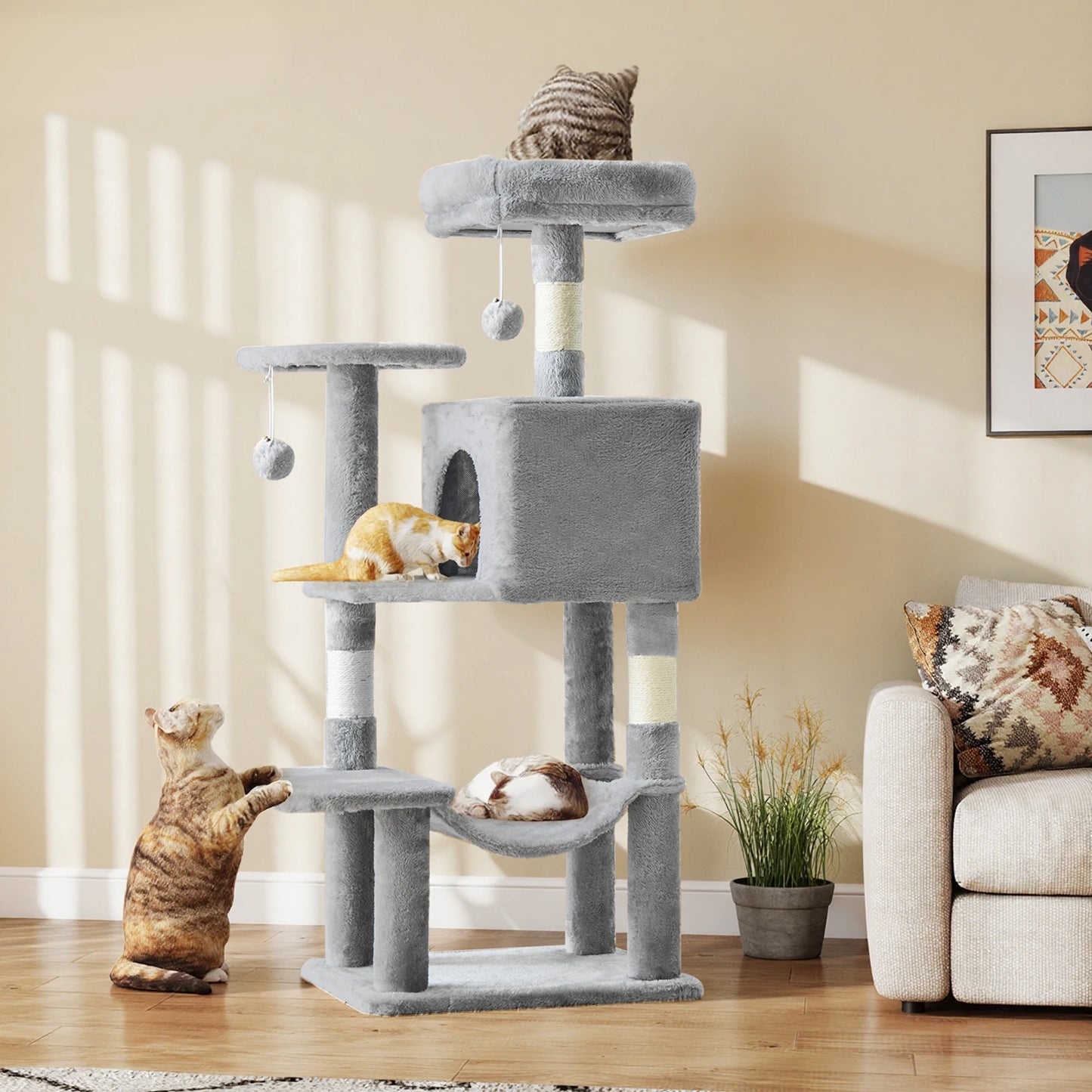 Multi-Cat Climbing Tower